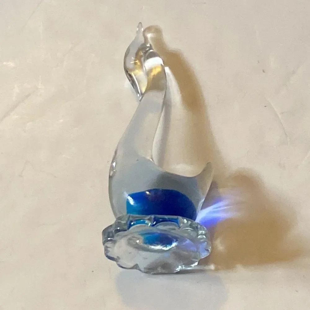 Vintage Art Handmade Swan Glass Paperwear